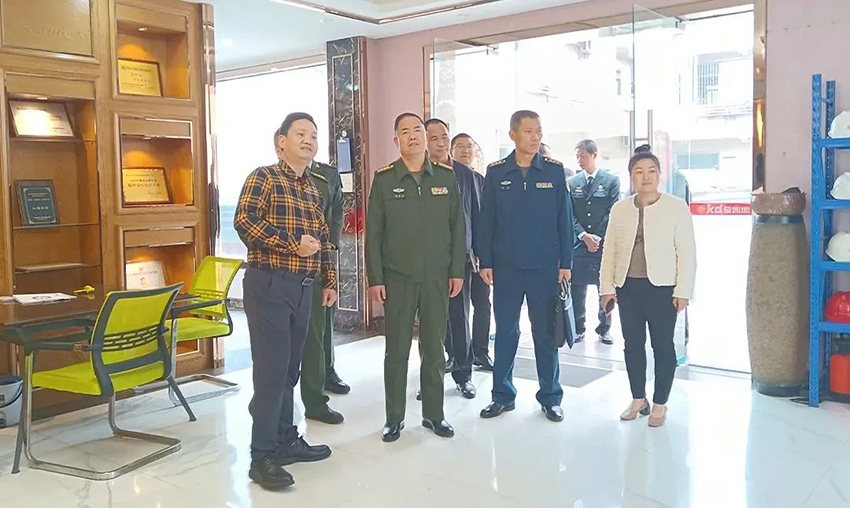 佛山军分区政委、禅城区委常委领导一行莅临久久麻豆免费视频调研指导工作